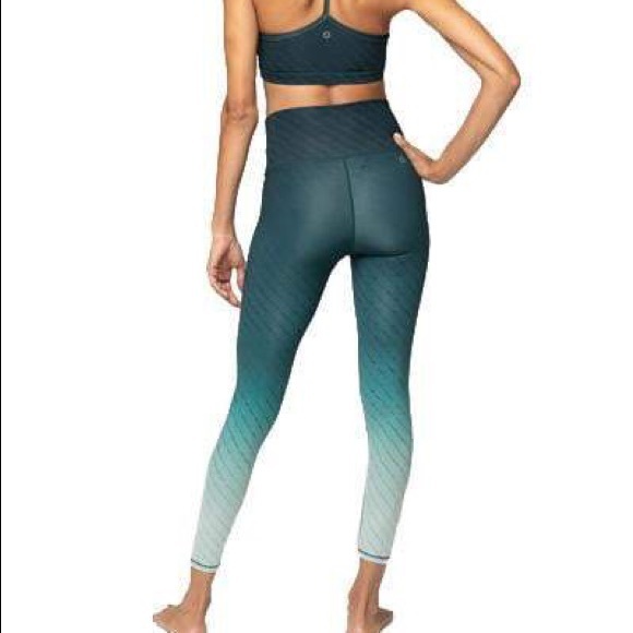 AR 33 NWOT HIGH WAIST GREEN FADE LEGGINGS SZ LG - Picture 2 of 3